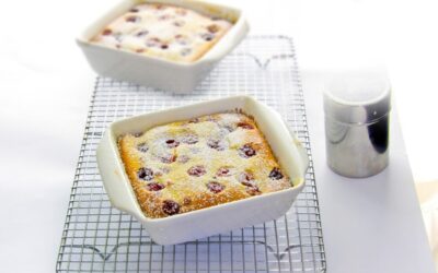 Canastas de avena y plátano con pasas y nueces